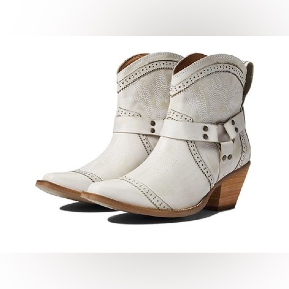 Dingo Gummy Bear White Short Cowboy Boot - Picture 2 of 11